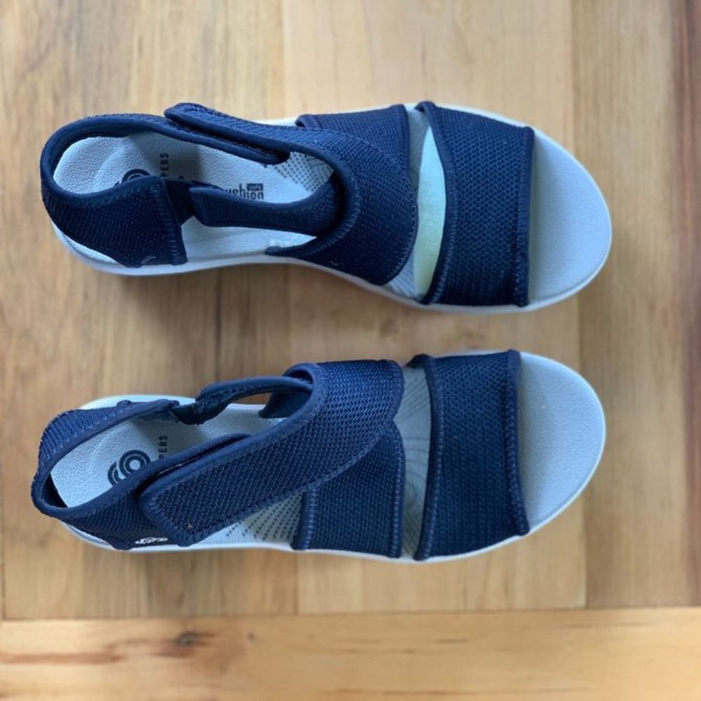 RARE New in Box Cloud Steppers by Clarks Step Cali Palm Navy Sandal Wedges - Picture 10 of 12